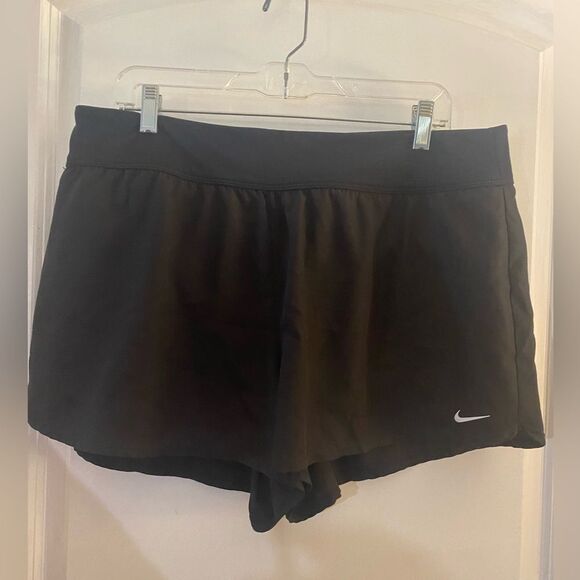 Woman’s Nike Athletic Shorts Black Sz 1X 1 pr - Picture 1 of 4